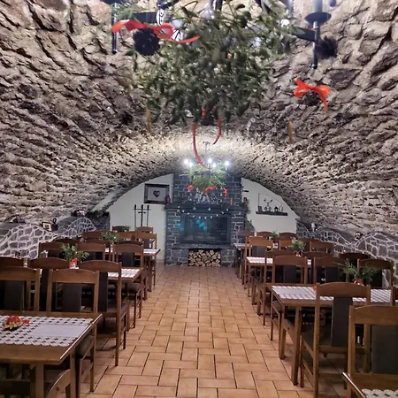 Pivnica A Pri Studni *