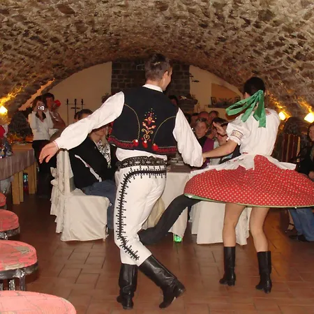 Pivnica A Pri Studni *